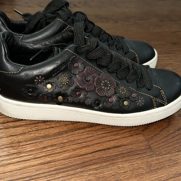 Coach Tea Rose Low Top, Leather Sneakers in Black w Floral Details - Picture 3 of 9